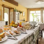 Fabrellas בית הארחה 2*