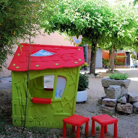 Fabrellas Guest house 2*