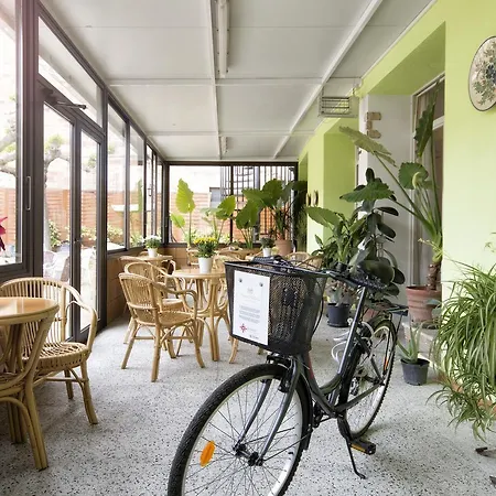 Guest house Fabrellas 2*